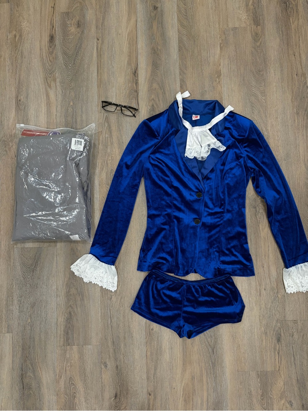 Fashion Nova Austin powers/ Dr evil Halloween costume